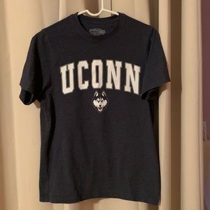 UConn tee shirt